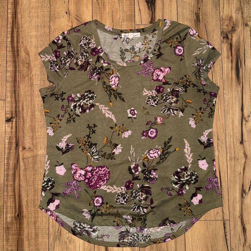 Green floral top